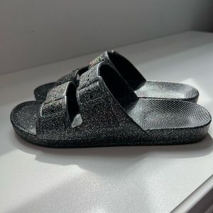 Freedom Moses Women's Slides